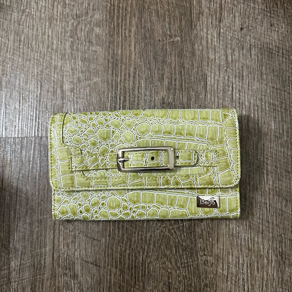 Green Beijo wallet leather